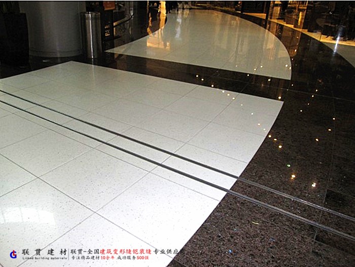 上海市抗震型地面变形缝安装效果案例